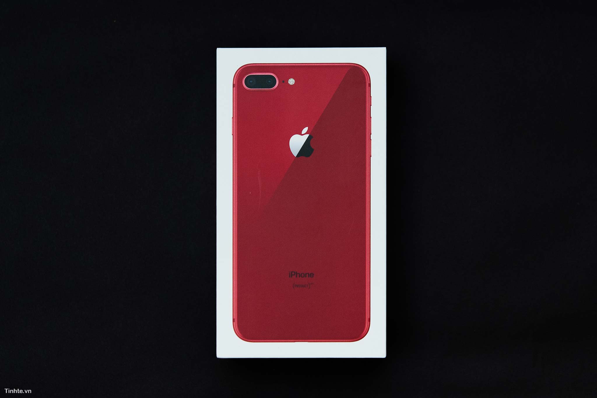 Đang tải tinhte_tren_tay_apple_iphone_8_product_red_1.jpg…