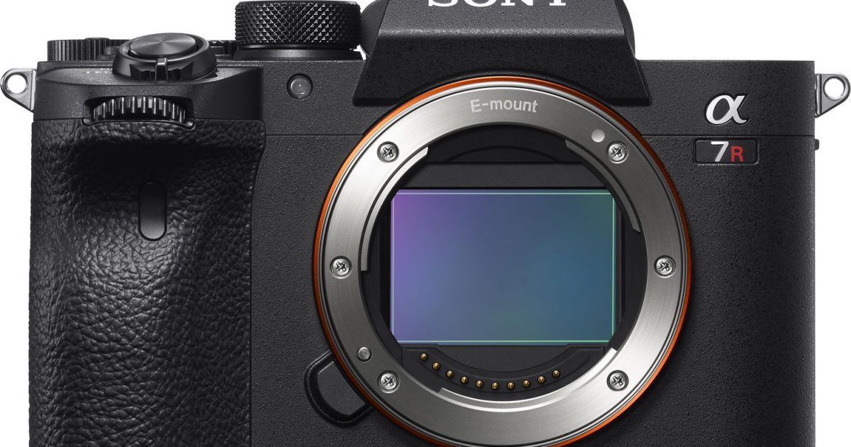 Máy ảnh Sony a7R IV đã làm mưa làm gió trong trang bị của các nhiếp ảnh gia chuyên nghiệp và yêu thích nhiếp ảnh. Bạn là người đam mê nhiếp ảnh và muốn biết thêm về sản phẩm này? Click hình ảnh và cùng khám phá những tính năng vô cùng ấn tượng của chiếc máy này.