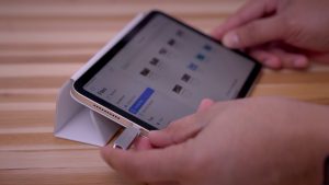 iPad-mini-6-USB-thumb-drive