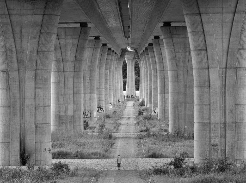 Under the bridge – Highway street minimalism 