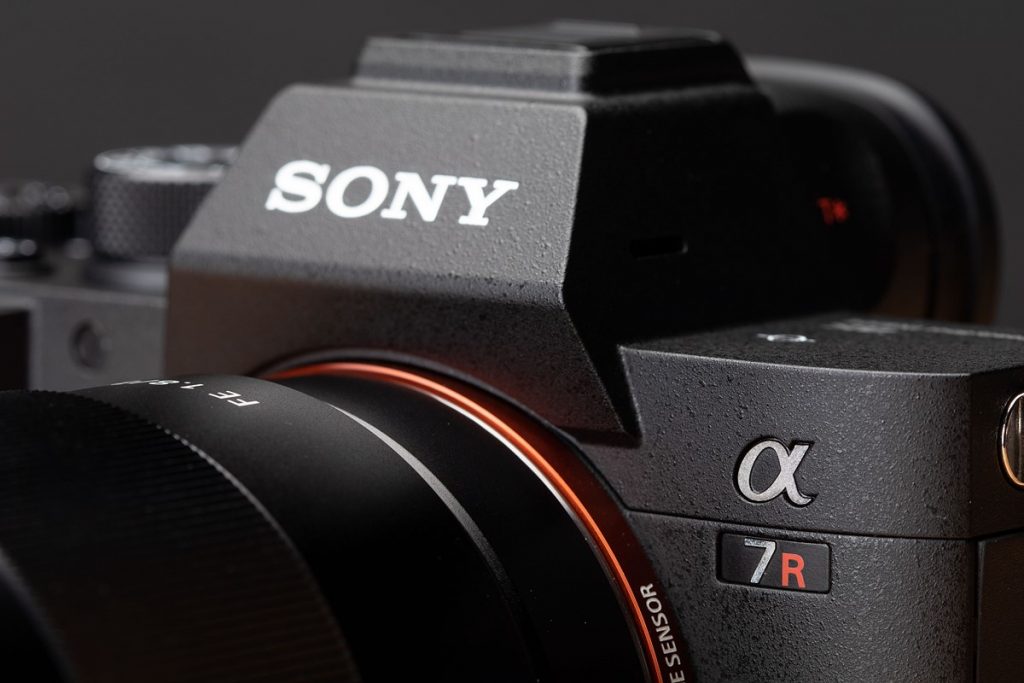 A photograph of Sony's a7R IV full-frame mirrorless camera, the latest a7R model to be released. 