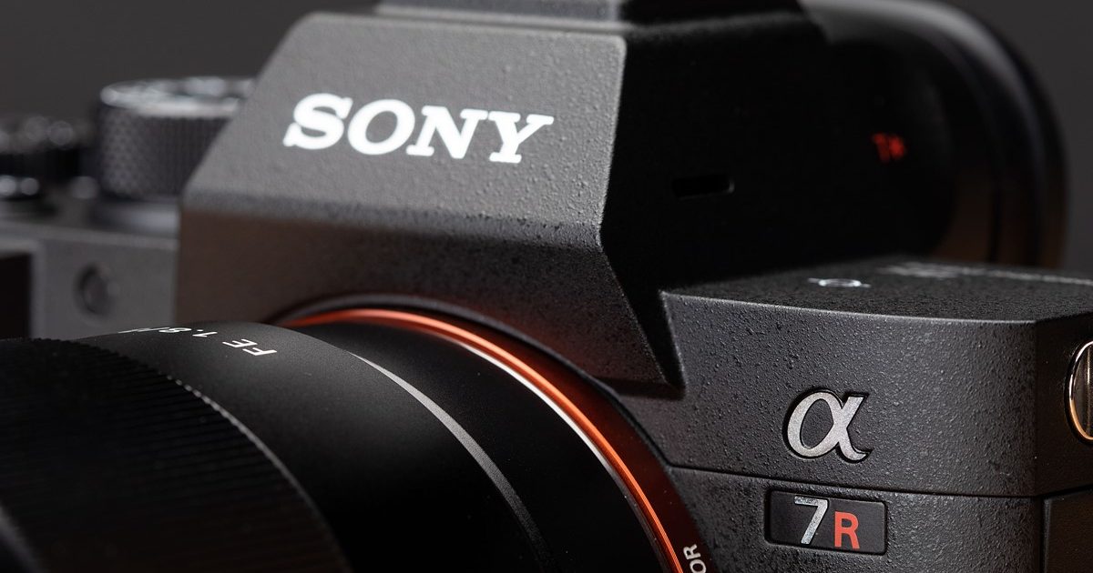 A photograph of Sony's a7R IV full-frame mirrorless camera, the latest a7R model to be released.