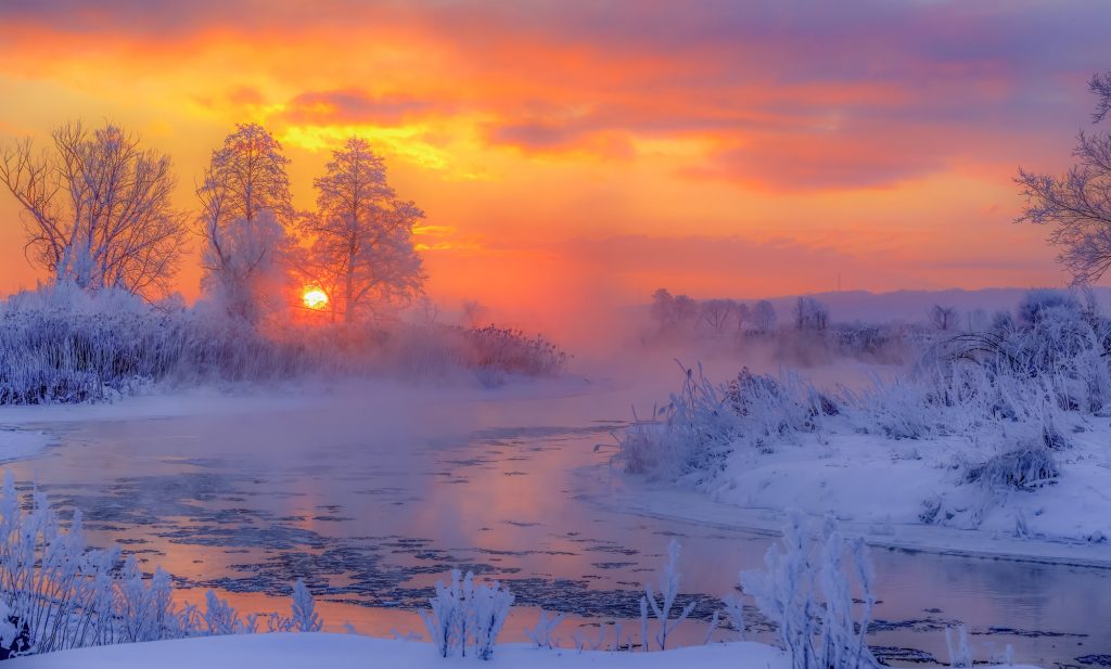 Krzysztof_Tollas_-_Frosty_Winter_Sunrise_Over_the_Gwda_River.