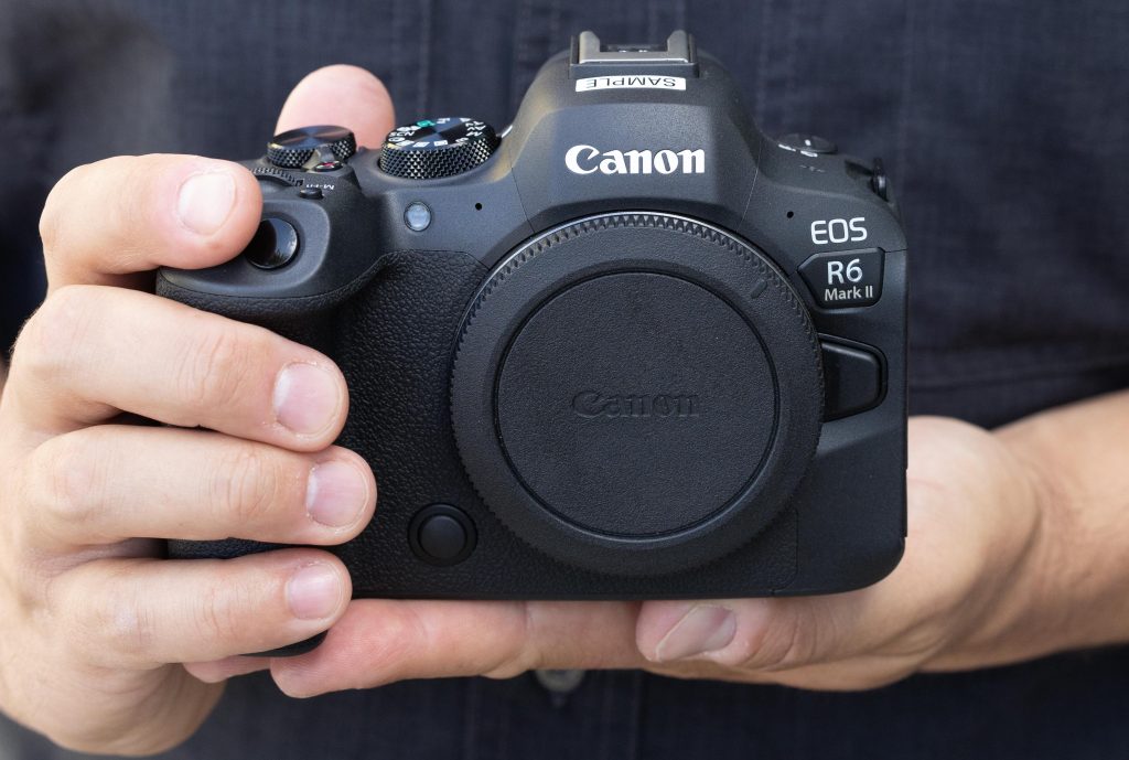 Canon_EOS_R6_II_front