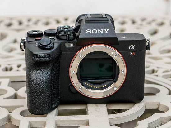 sony_a7r_v_vs_a1_head_to_head_comparison_01