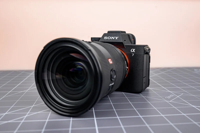 Sony A7 V cuối cùng cũng đã ra mắt, và trông nó gần như không có gì thay đổi so với người tiền nhiệm. | Ảnh: Petapixel