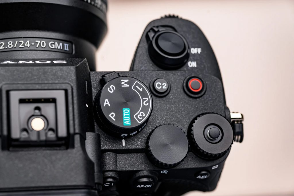 Hệ thống điều khiển của Sony không có gì sai, mặc dù vẫn luôn có chỗ để cải thiện. | Ảnh: Petapixel