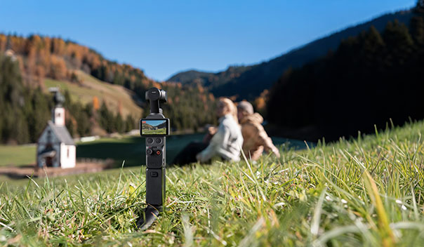 OSMO Pocket 4_Hiking_Battery Handle Combo1