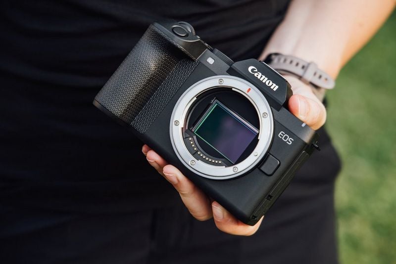 Frauke thường sử dụng dòng máy ảnh chuyên nghiệp lớn hơn là Canon EOS R5 Mark II, và cô nhận thấy kích thước nhỏ gọn cùng trọng lượng nhẹ của EOS R8 Mark II là lợi thế tuyệt vời cho nhiếp ảnh du lịch. | Ảnh; Canon