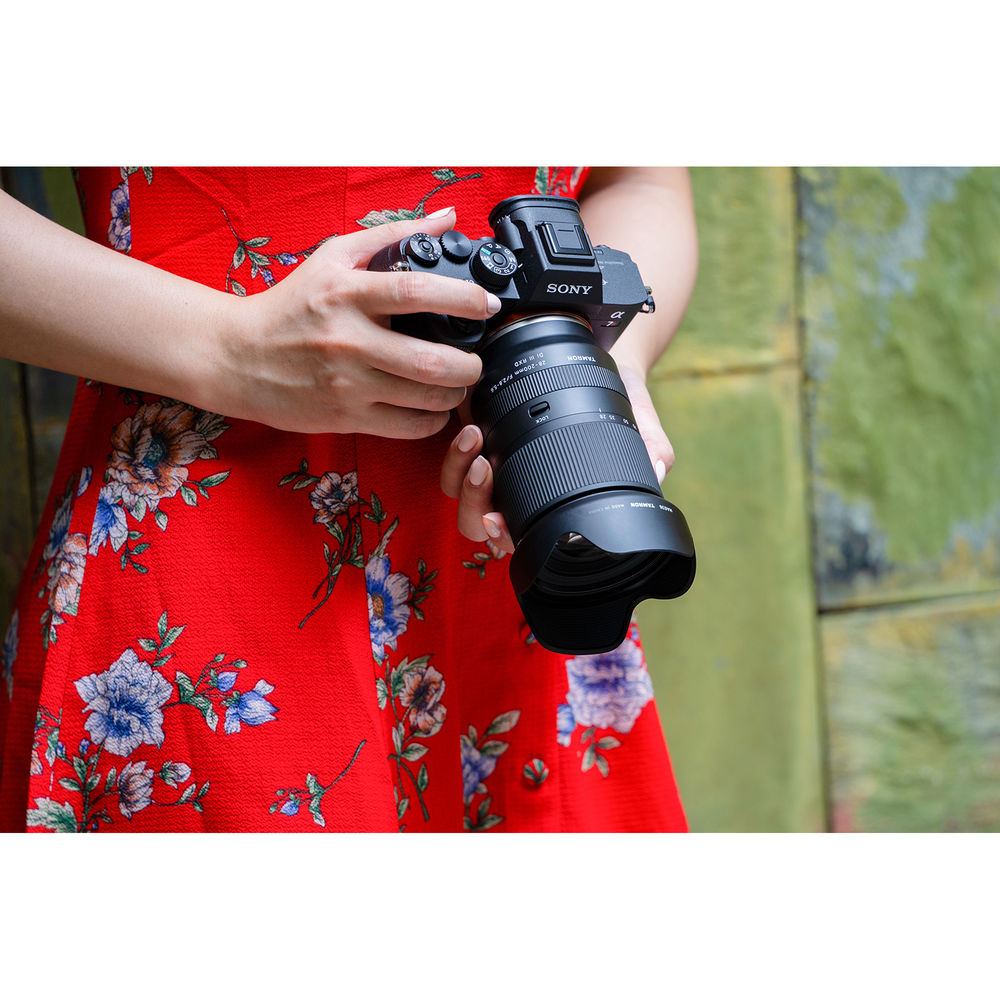 Tamron 28-200mm f/2.8-5.6 Di III RXD for Sony E - Likenew