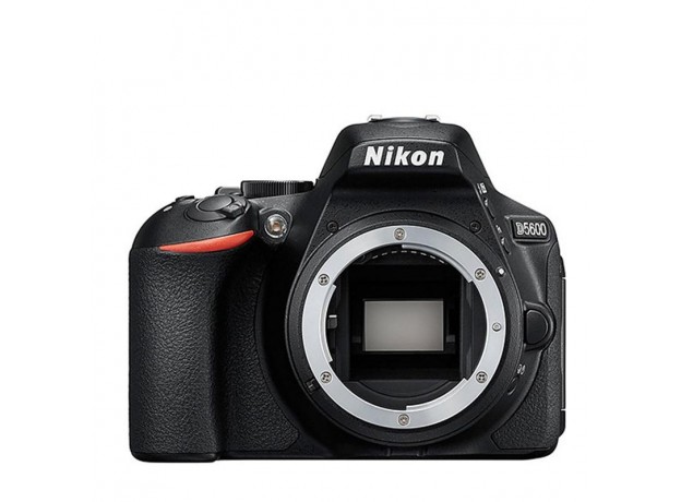 Nikon D5600 - Likenew